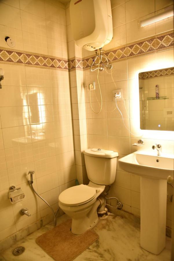 Jay Ally - Boutique Hotel Yeni Delhi Dış mekan fotoğraf